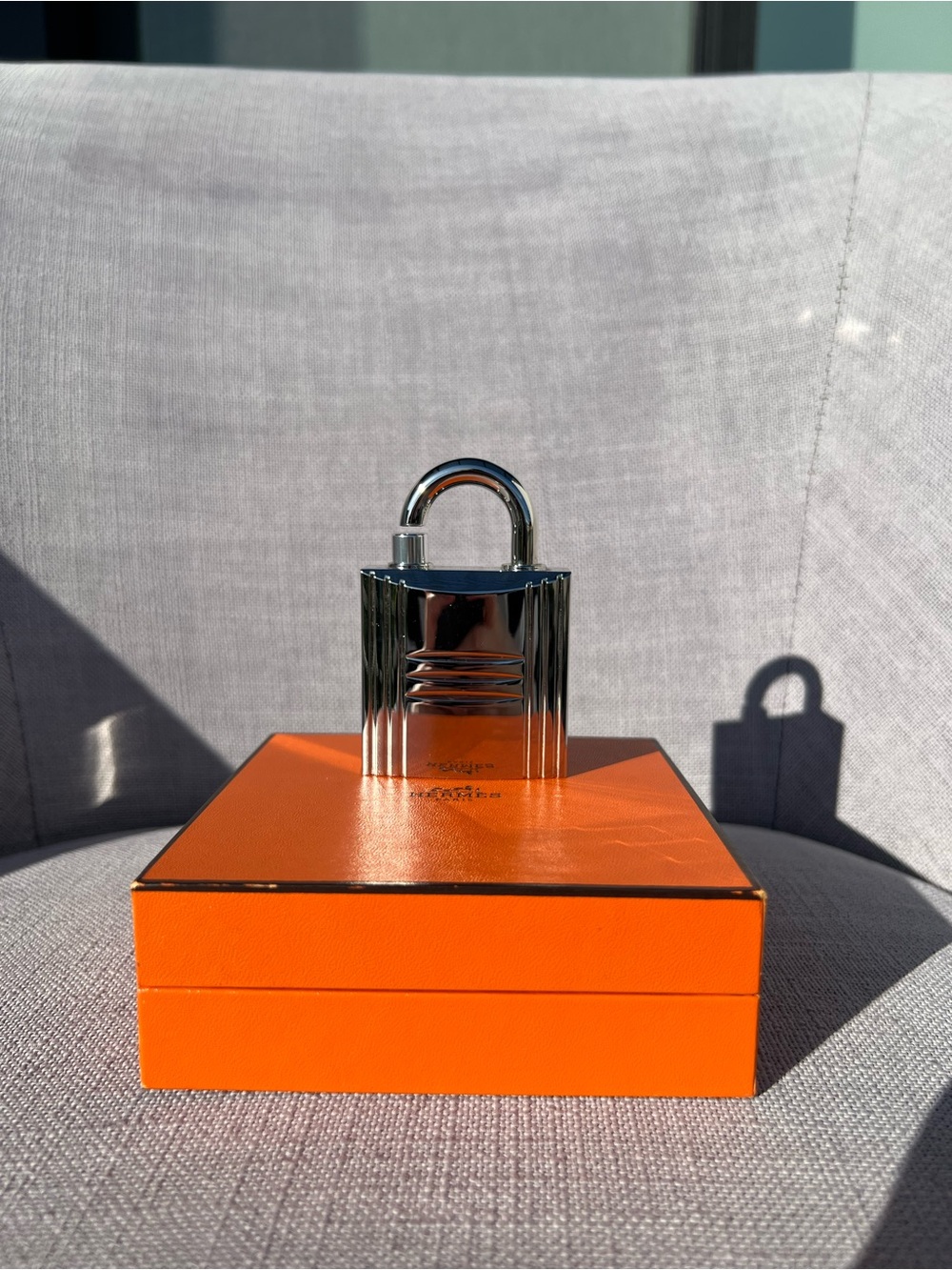 Hermès Cadenas Kelly Caleche 24 Faubourg Refillable Perfume Spray - Picture 3 of 9